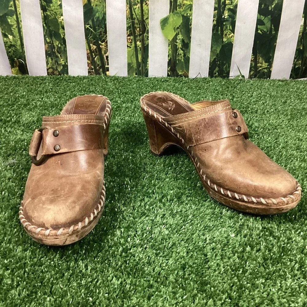 Frye Tan Leather Wedge Slides 9M